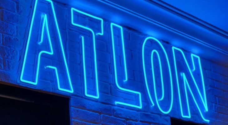 How Can You Choose Between Traditional Neon and LED Neon Signs?
