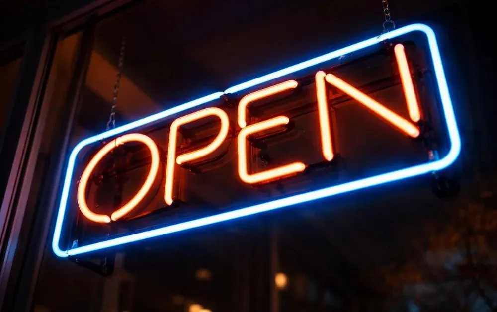 Benefits of LED Sign Boards for Retail Stores in the UAE