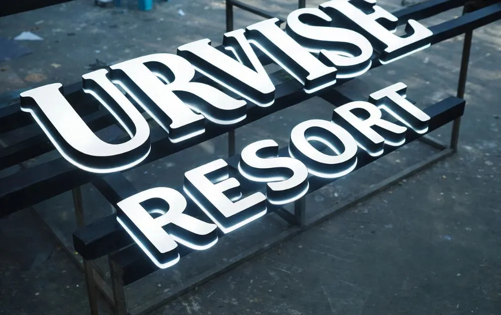 Choosing the Right Acrylic Signage Design