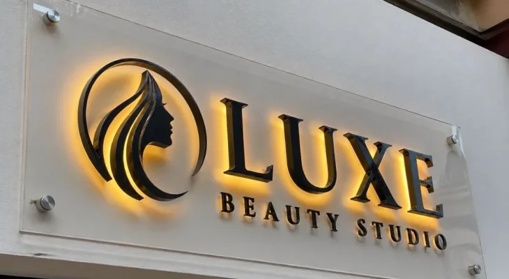 How to Attract Clients with Effective Outdoor Signage